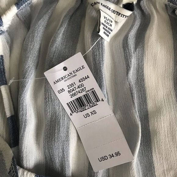 Off the Shoulder Crop Top - Picture 2 of 5